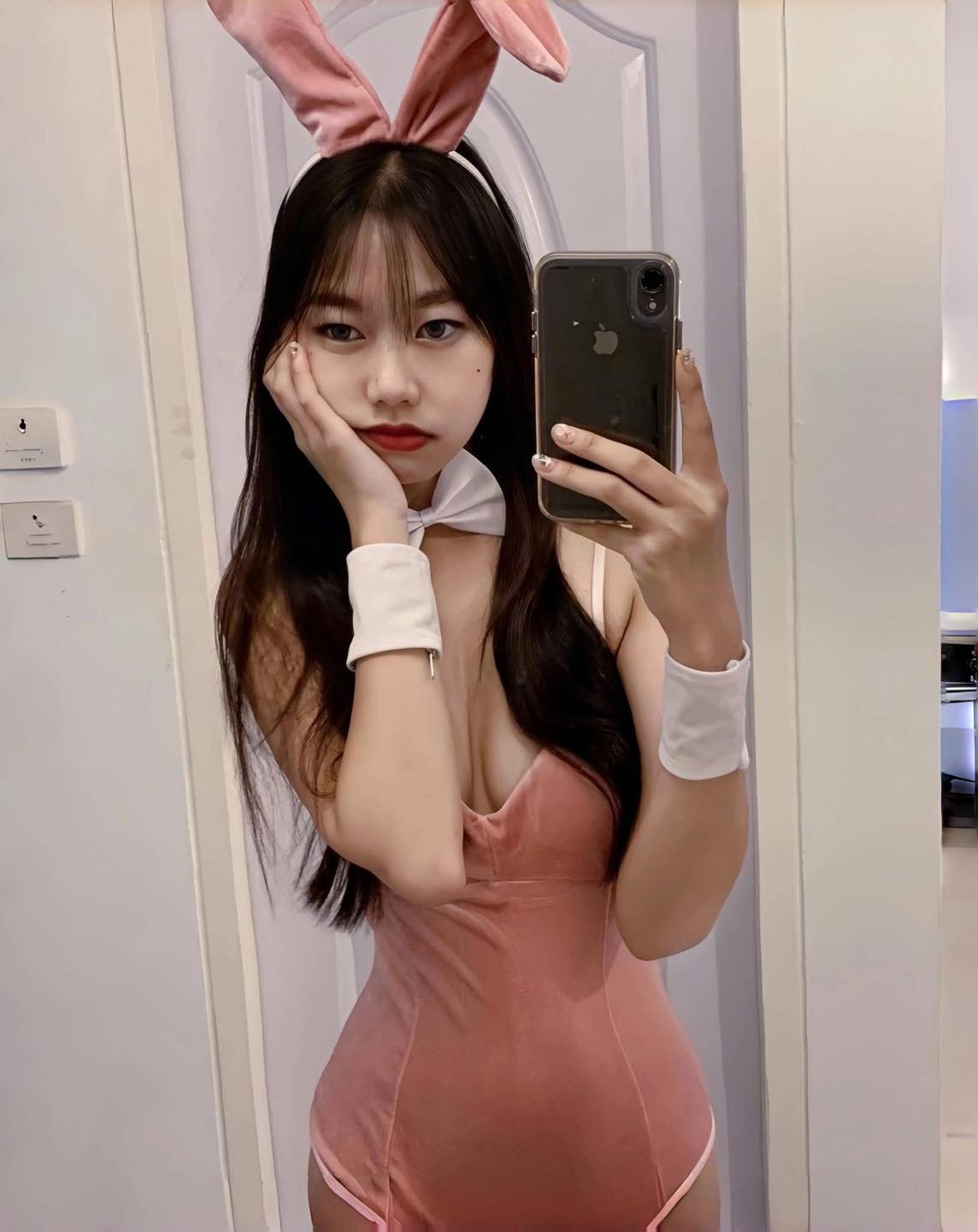 iinamnao – น้องนํ้าหวานตัวเล็กเย็ดเสียว เสียงอย่างได้ ขึ้นขย่มควยแฟนคาชุดนักศึกษา โยกกันมันส์มาก ก่อนลากไปต่อควบม้าบนเก้าอี้เร้าใจจัด.