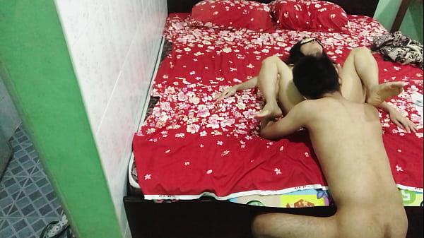 หนังโป๊ไทย คอลแลปเย็ดกับสาวสุดเอ็กที่ผู้ชายอยากเย็ดกันทั้งประเทศ นมใหญ่หน้าเอ็ก อมควยผู้ชายอย่างเสียวเลียหัวควยเลียไข่ ก่อนใส่ถุงยางแล้วเย็ดควย ลงมานอนให้เย็ดหีซอยรัว ถอดถุงยางชักว่าวน้ำควยแตกใส่ปาก